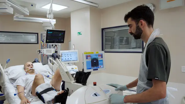 Implementación de ergometría ciclica en cama para pacientes ventilados mecánicamente utilizando el Sistema de Especificación de Tratamiento de Rehabilitación